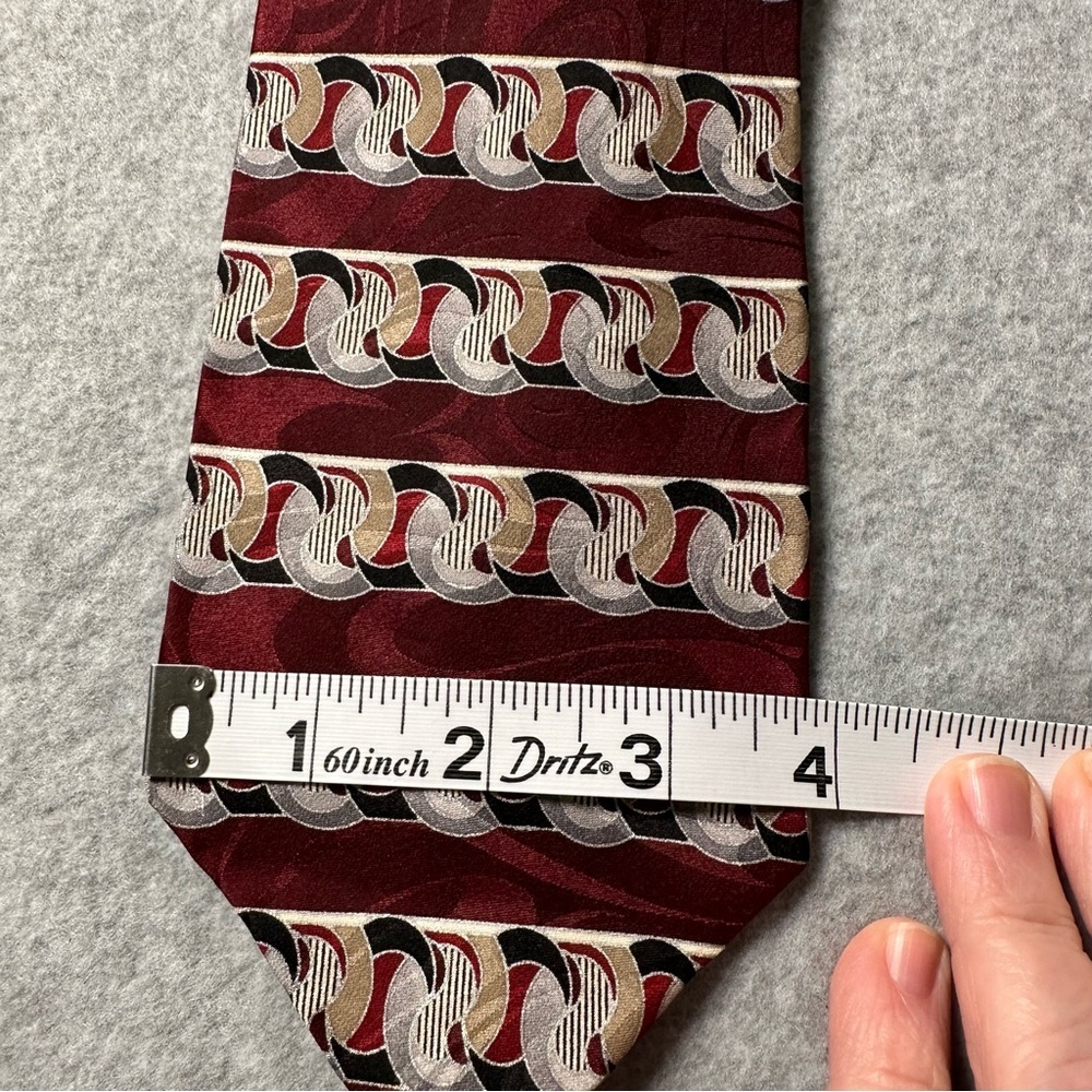 Oleg Cassini Silk Geometric Pattern Men's Necktie Burgundy - Picture 7 of 8
